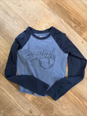 Hollister Gray and Black Austin Texas Raglan Long-Sleeve Tee